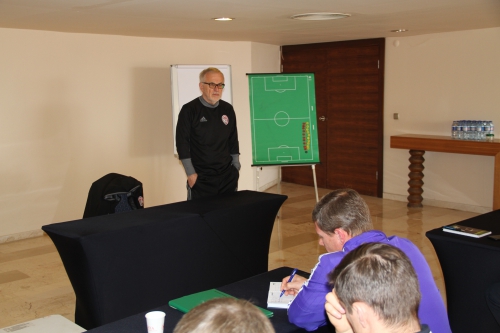 Лекция Гаджи Гаджиева для будущих тренеров