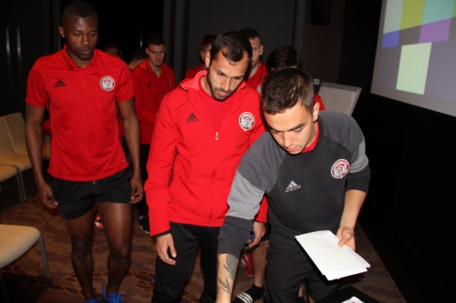 Игроки "Амкара" получили поздравления с Днем защитника Отечества от учащихся школы № 145