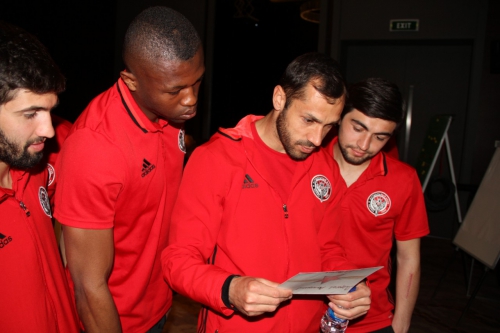 Игроки "Амкара" получили поздравления с Днем защитника Отечества от учащихся школы № 145