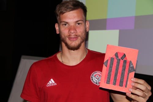 Игроки "Амкара" получили поздравления с Днем защитника Отечества от учащихся школы № 145