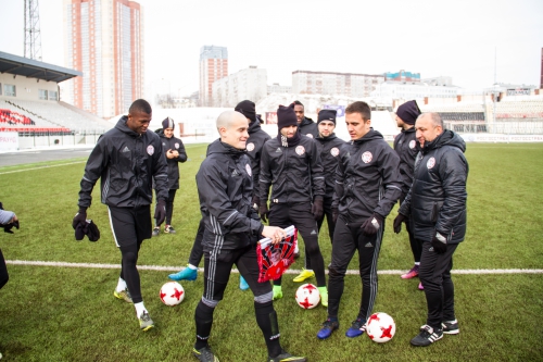 Команда поздравила с днем рождения Павла Комолова, сменившего имидж