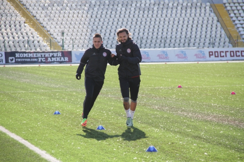 "Амкар" начал в Перми подготовку к матчу с "Томью"