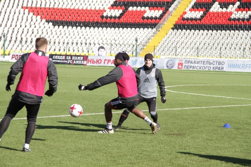 "Амкар" начал в Перми подготовку к матчу с "Томью"