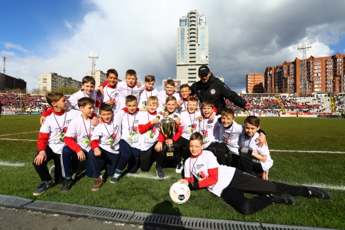 Награждение победителей детского кубка чемпионов "Лукойл"