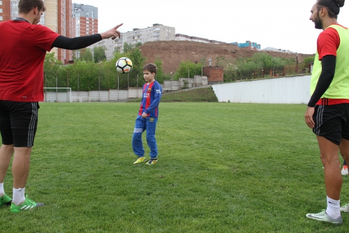 Денис в гостях у "Амкара"