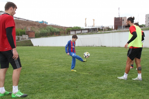 Денис в гостях у "Амкара"