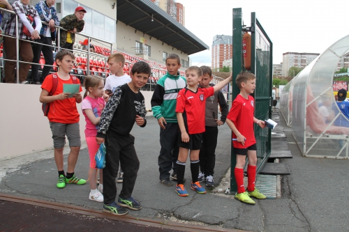 Матч футболистов "Амкара" и команды болельщиков