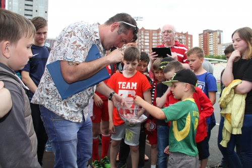 Матч футболистов "Амкара" и команды болельщиков