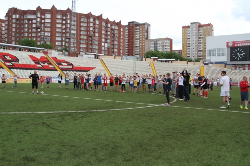 Матч футболистов "Амкара" и команды болельщиков