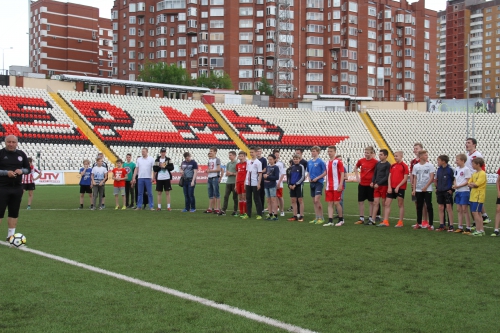 Матч футболистов "Амкара" и команды болельщиков