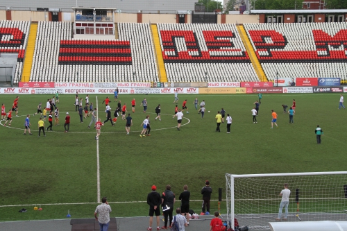 Матч футболистов "Амкара" и команды болельщиков