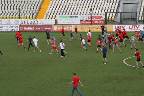 Матч футболистов "Амкара" и команды болельщиков