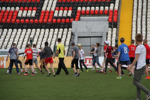 Матч футболистов "Амкара" и команды болельщиков