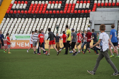 Матч футболистов "Амкара" и команды болельщиков