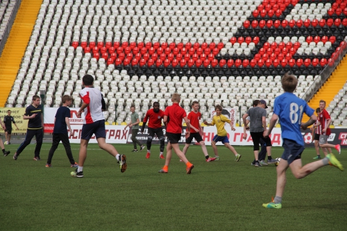 Матч футболистов "Амкара" и команды болельщиков