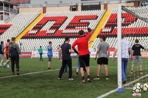 Матч футболистов "Амкара" и команды болельщиков