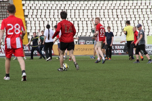 Матч футболистов "Амкара" и команды болельщиков