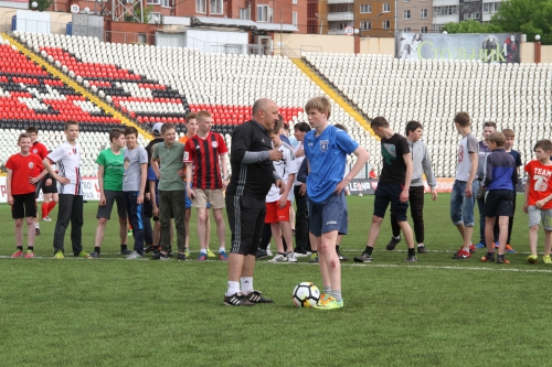 Матч футболистов "Амкара" и команды болельщиков