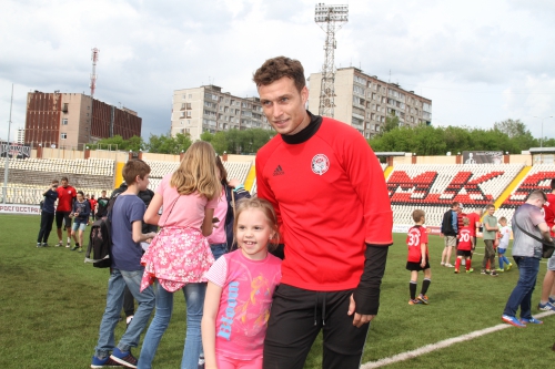 Матч футболистов "Амкара" и команды болельщиков