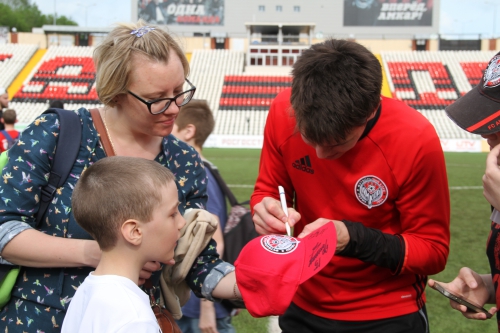 Матч футболистов "Амкара" и команды болельщиков