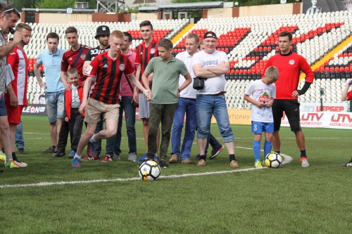 Матч футболистов "Амкара" и команды болельщиков