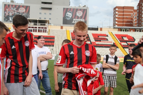 Матч футболистов "Амкара" и команды болельщиков