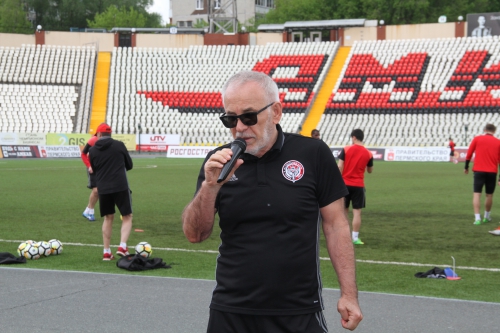 Матч футболистов "Амкара" и команды болельщиков