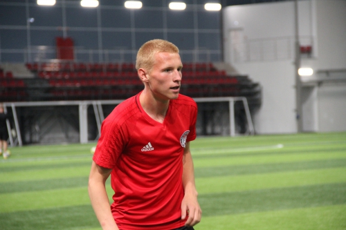 Тренировка "молодежки" в манеже "Пермь Великая"