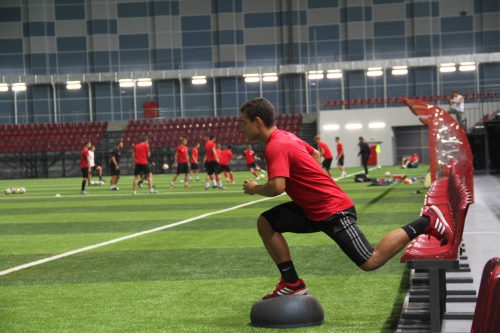 Тренировка "молодежки" в манеже "Пермь Великая"