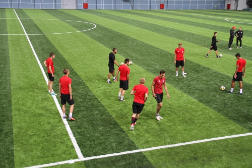 Тренировка "молодежки" в манеже "Пермь Великая"