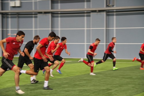 Тренировка "молодежки" в манеже "Пермь Великая"