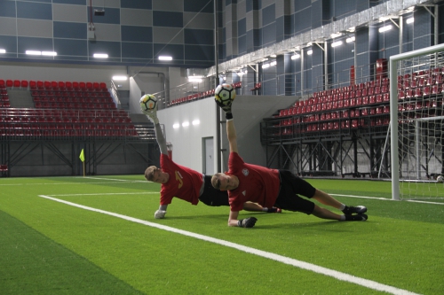 Тренировка "молодежки" в манеже "Пермь Великая"