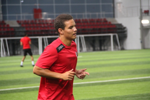 Тренировка "молодежки" в манеже "Пермь Великая"