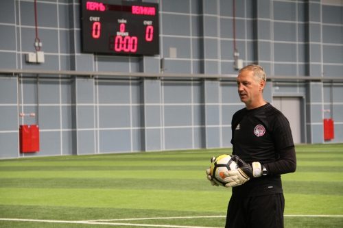 Тренировка "молодежки" в манеже "Пермь Великая"