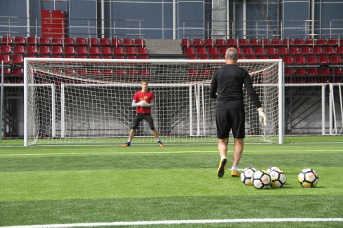 Тренировка "молодежки" в манеже "Пермь Великая"