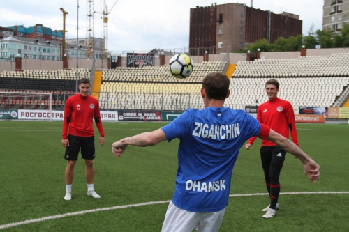 "Амкар" поздравил футболистов Дубровского интерната