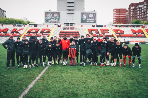 Футболисты «Амкара» поздравили с днём рождения юного болельщика