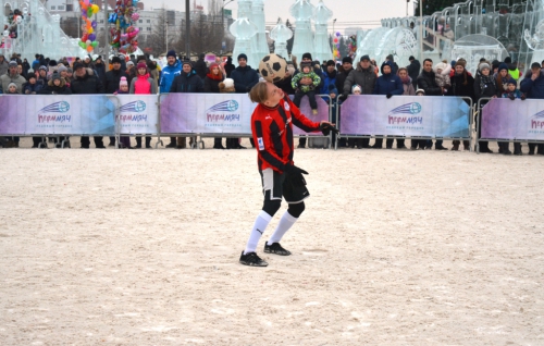 Зимний мини-футбол в ледовом городке