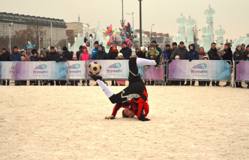 Зимний мини-футбол в ледовом городке