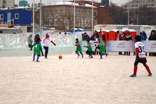 Зимний мини-футбол в ледовом городке