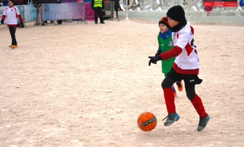 Зимний мини-футбол в ледовом городке