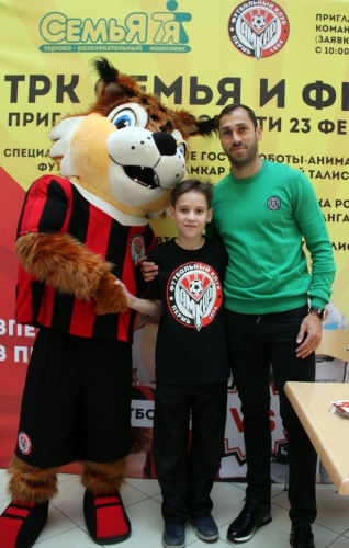 Петар Занев сыграл в робофутбол