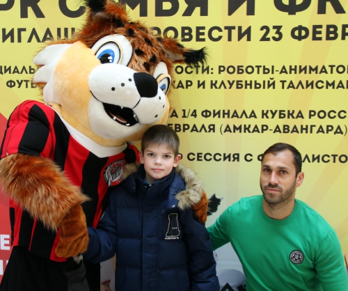 Петар Занев сыграл в робофутбол