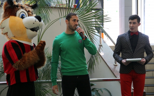 Петар Занев сыграл в робофутбол