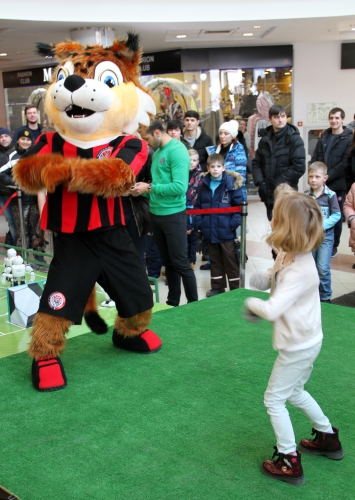 Петар Занев сыграл в робофутбол