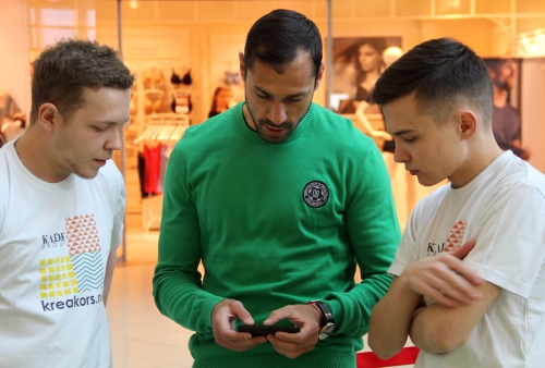 Петар Занев сыграл в робофутбол