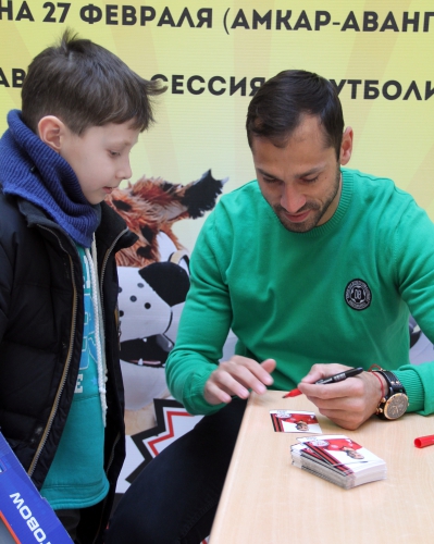 Петар Занев сыграл в робофутбол