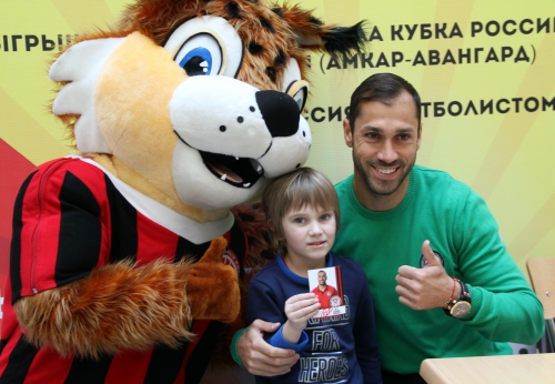 Петар Занев сыграл в робофутбол