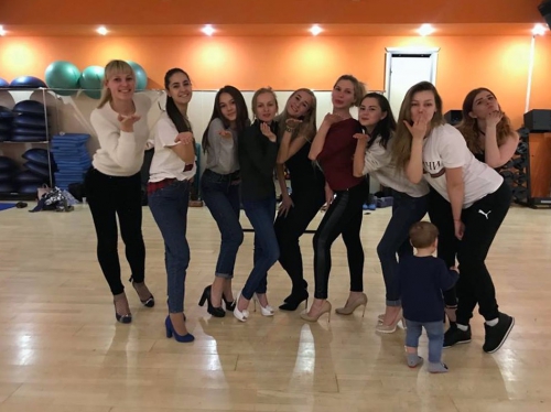 Девушки готовятся к финалу "Мисс Амкар"-2018