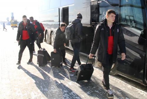Прибытие основного состава "Амкара" в Уфу на матч 22 тура